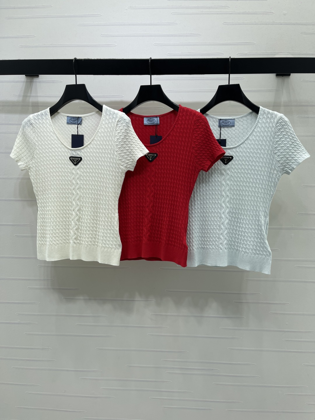 Women's short sleeves